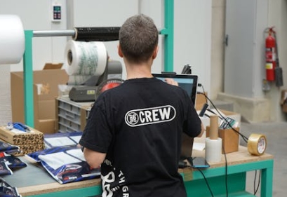 清关专员处理EORI申报